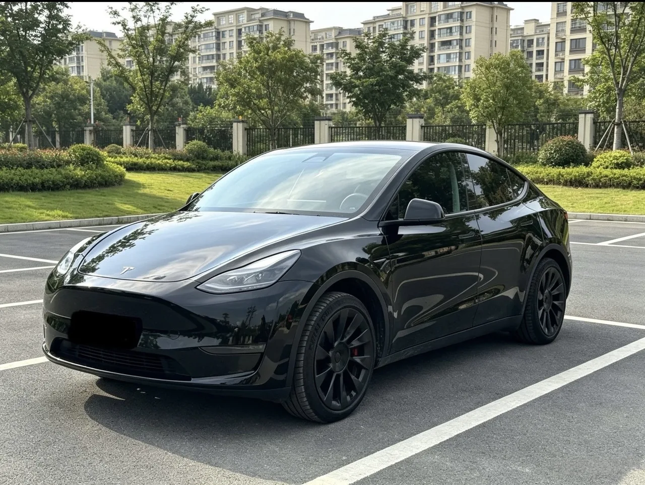 Exterior of the example private car